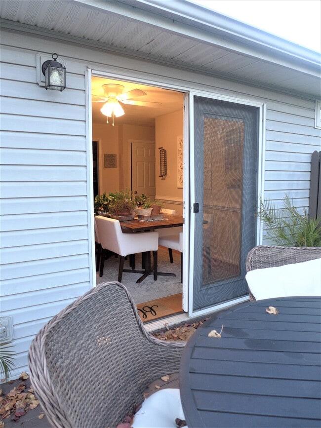 Building Photo - 1040 Blue Ridge View Cir