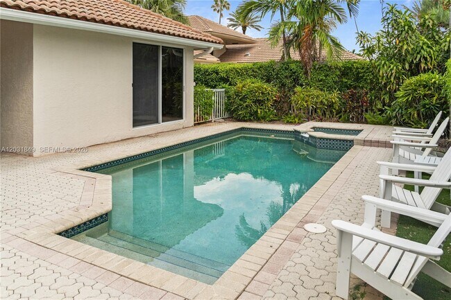 Building Photo - 7759 La Corniche Cir