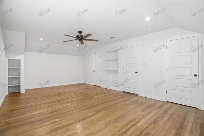 Building Photo - 2228 Goldenrod Ave