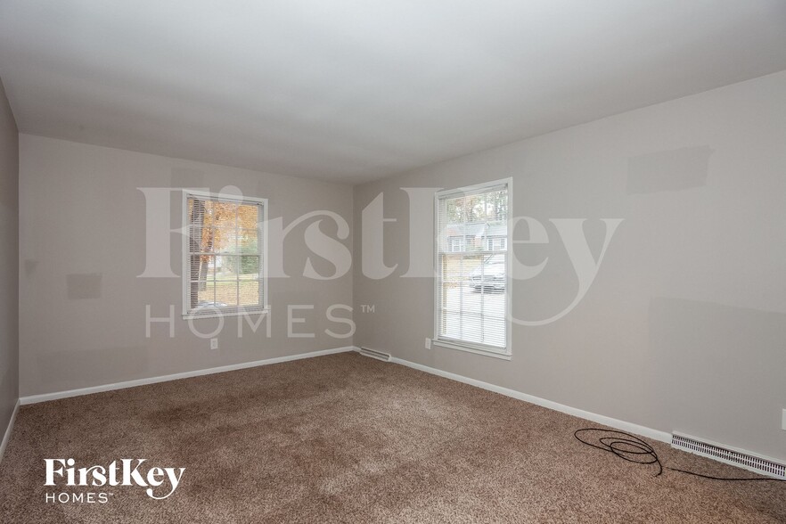 Building Photo - 4901 Delivau Dr