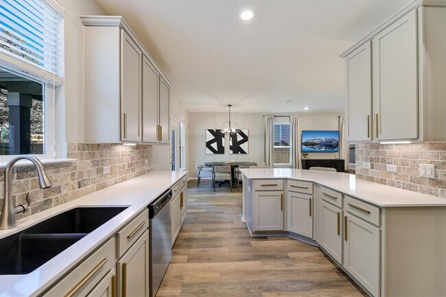 Building Photo - 9012 Golden Leaf Dr