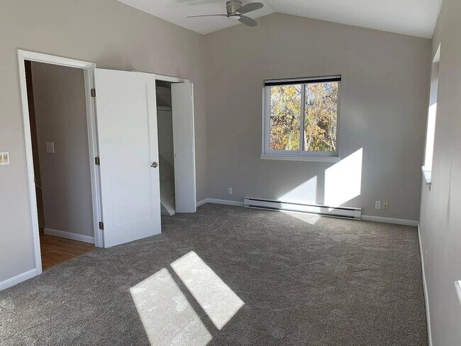 Building Photo - 2 Bedroom 1 Bathroom