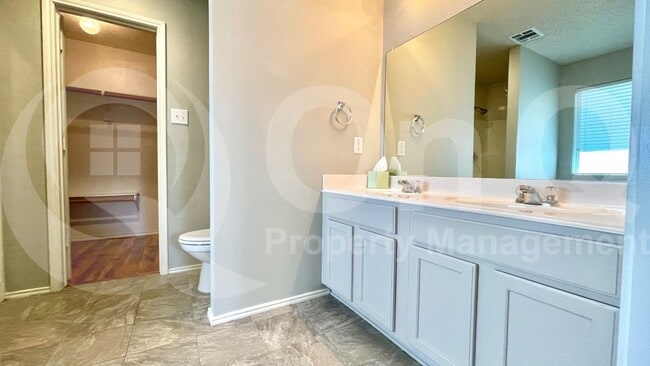 Building Photo - 9952 George Washington Dr