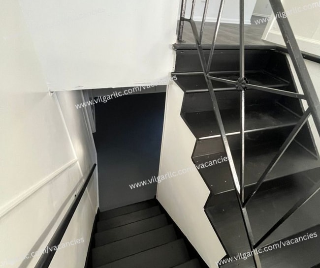 Building Photo - 3 spacious bedrooms, 2 full bathrooms home...