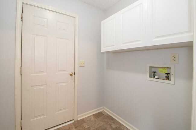 Building Photo - 3256 N Senseney Cir