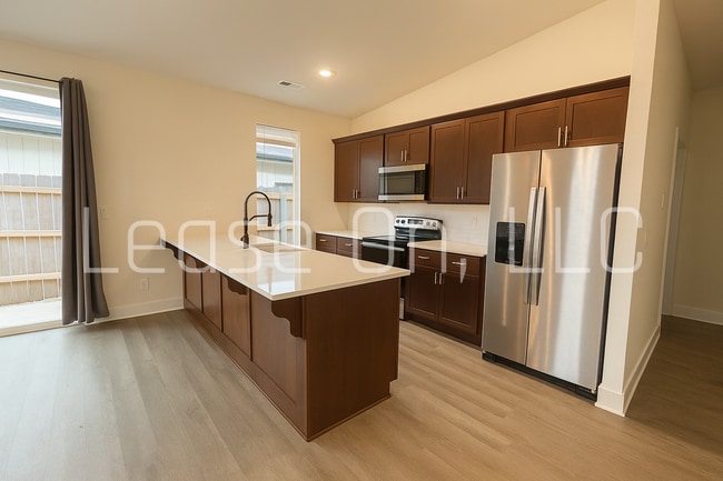 Building Photo - Spacious 3 Bedroom Home in Chalet Ridge with Large Yard