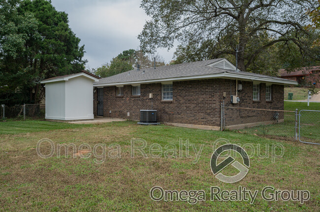 Building Photo - 522 Glade Park Dr