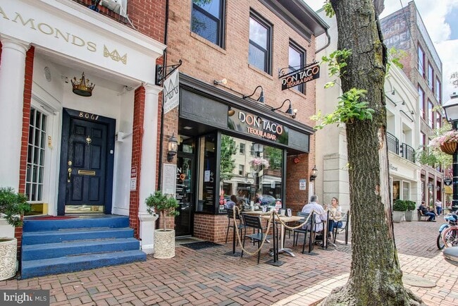 Building Photo - 1411 King St