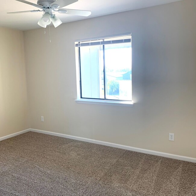 Building Photo - COMPLETELY UPDATED 2 Bedroom 1.5 bath town...