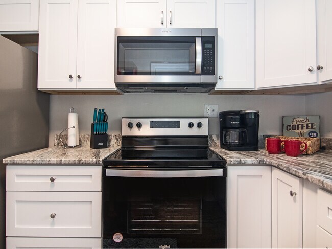 Building Photo - 3116 Camden Cir