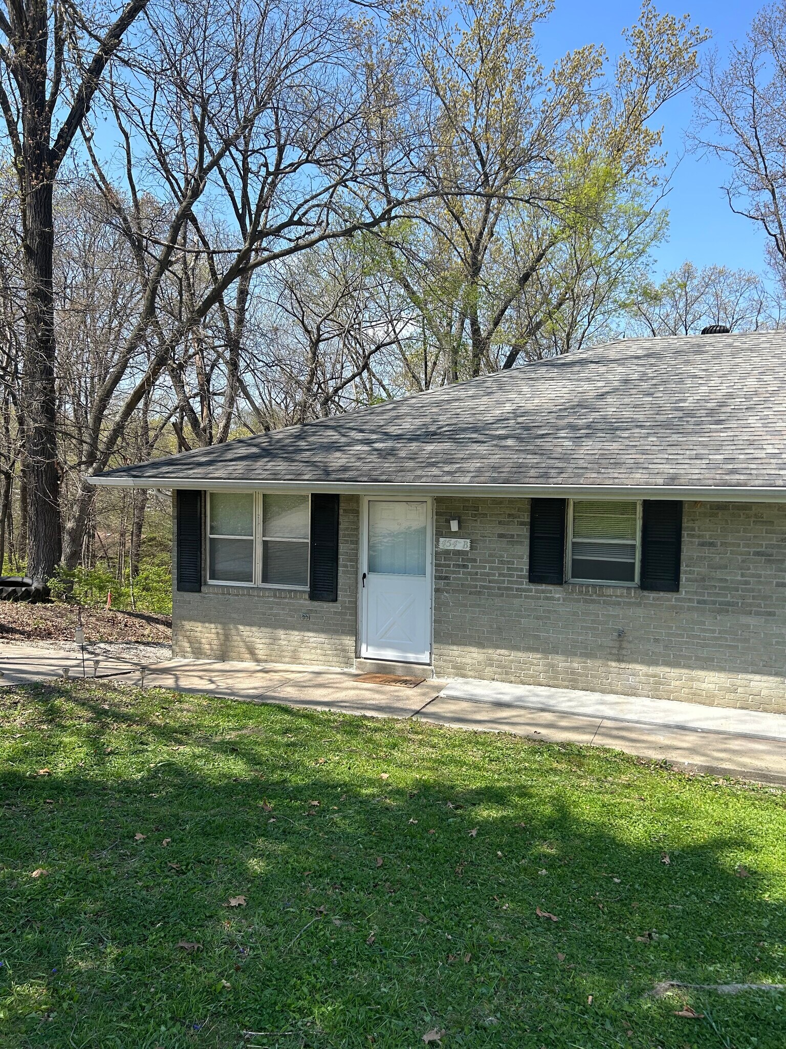 Building Photo - 454 Hutton Ln