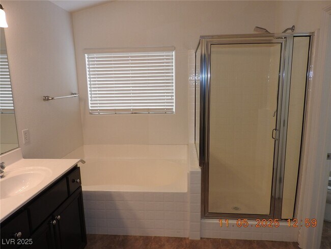 Building Photo - 240 Rustic Club Way