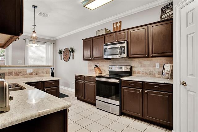 Building Photo - 2305 Orchid Dr