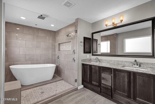 Building Photo - 917 Ada Ln