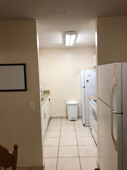 Building Photo - 2360 SW Archer Rd