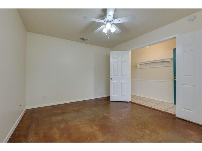 Building Photo - 3406 Norwood Hill Rd