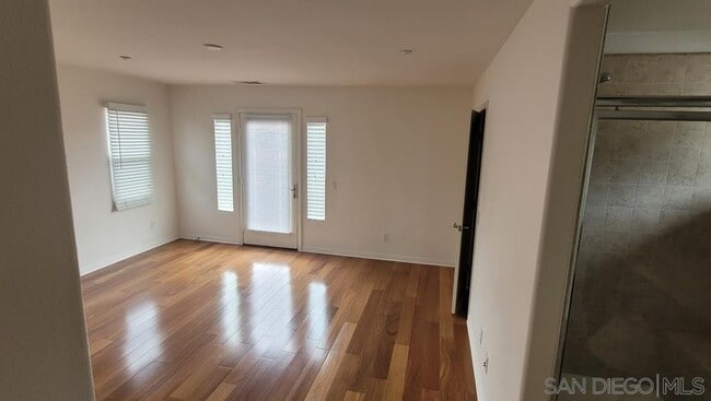 Building Photo - 10554 Hollingsworth Way