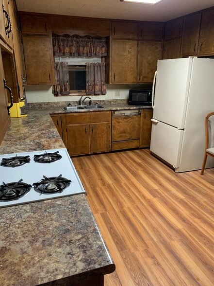 Building Photo - 1130 E Garfield St