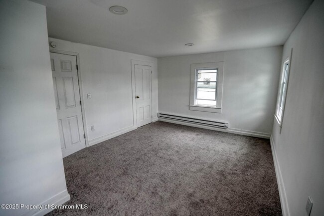 Building Photo - 1012 Clearview St