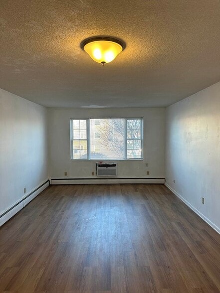Building Photo - 99 Cluff Rd