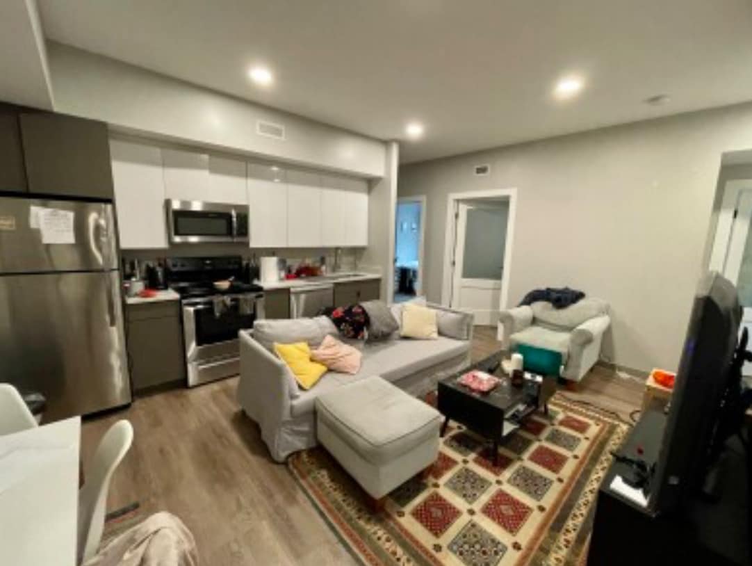 Building Photo - 104 Hemenway St