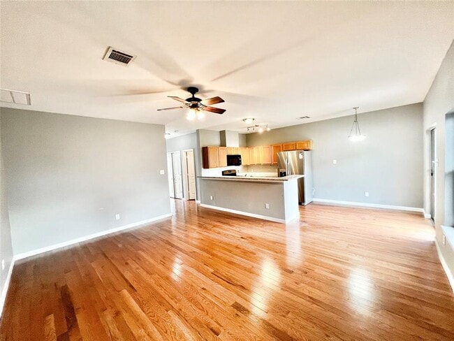 Building Photo - 8323 Greys Ln