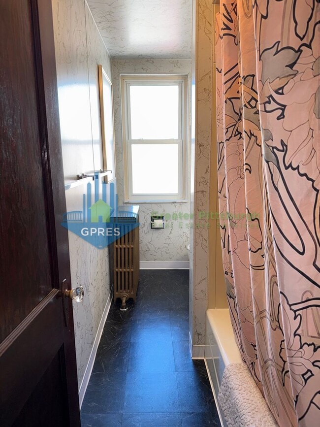 Building Photo - Classic Lawrenceville Row House – Walkable...