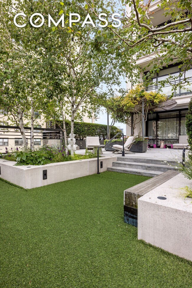 Building Photo - 170 East End Ave