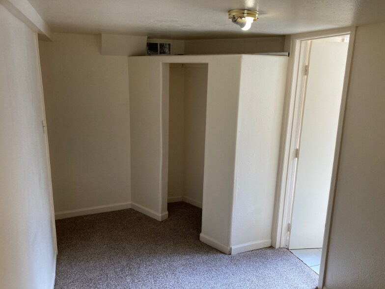 Building Photo - 630 E Boulder St