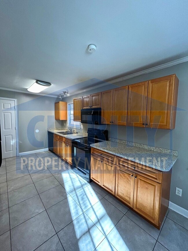 Building Photo - 3775 SE Forest Dr