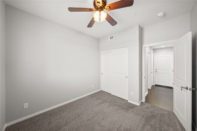 Building Photo - 37749 Fiesta Flower St
