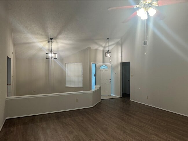 Building Photo - 16043 Beechnut St