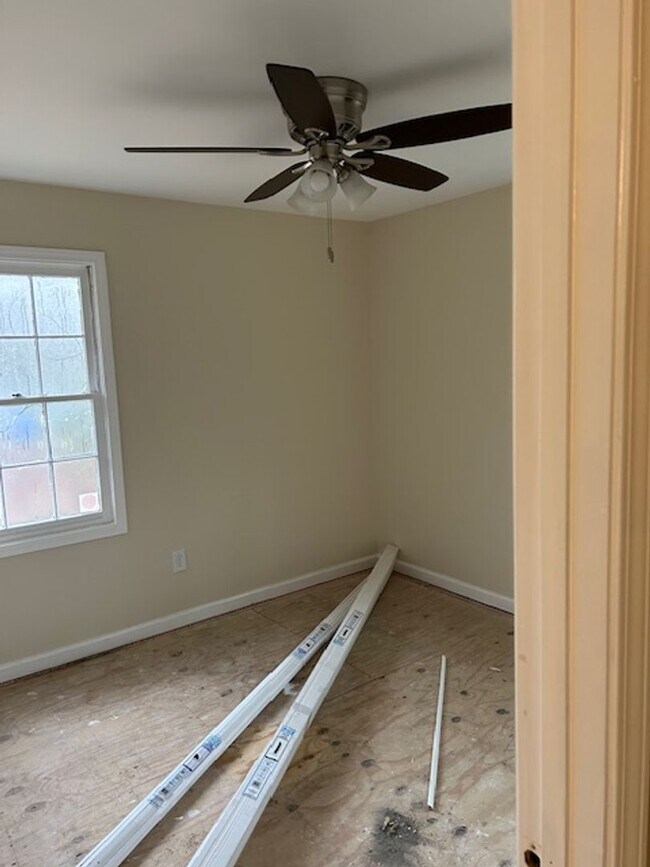 Building Photo - 75 Red Oak Dr