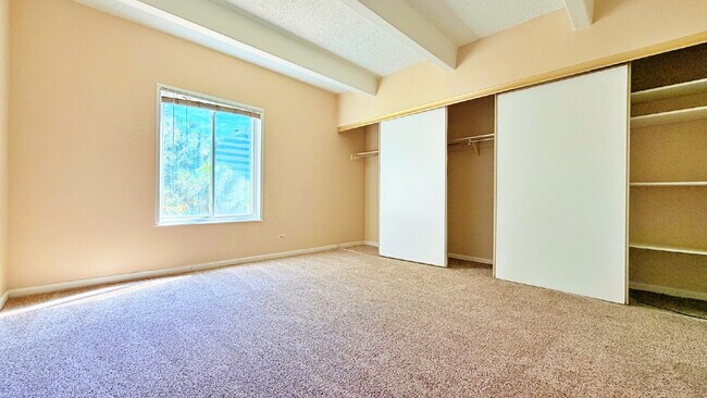 Building Photo - TOTALLY REFURBISHED 2 Bed 2 Bath Condo in Woodstream Falls. NEW Paint NEW Carpet & Flooring. Spac...