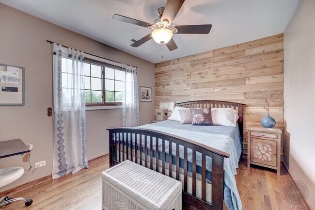 Building Photo - 7215 Larchwood Ln