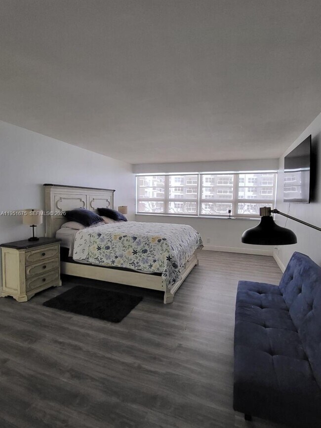 Building Photo - 3430 Galt Ocean Dr