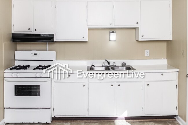 Building Photo - 431 Hudson Ave