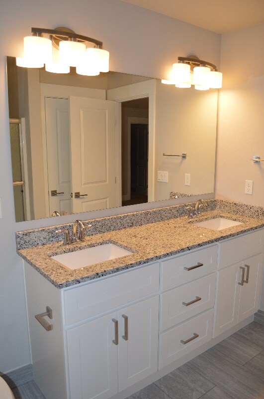 Building Photo - 6911 Lennon Ln NE