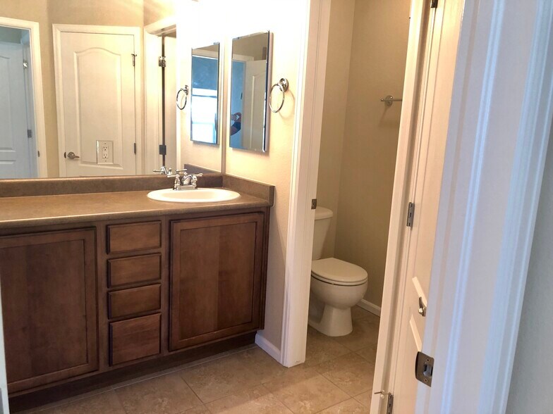 Bathroom - 5039 Brookfield Dr