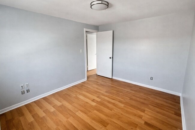 Building Photo - 39 Bishop Dr