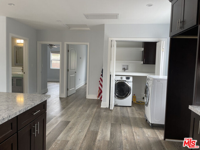 Building Photo - 4817 W 133rd St