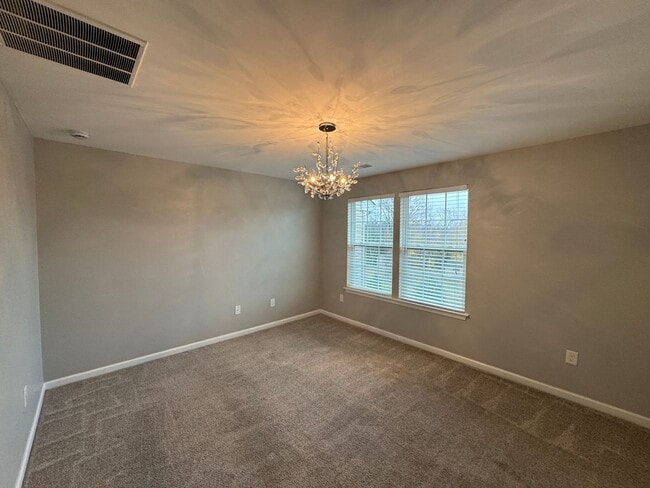 Building Photo - 1720 SF Townhome - 3 BR/1.5 BA in Vineland - Kings Crossing!