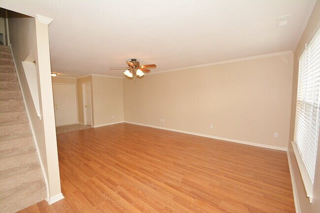 Building Photo - 7317 Kimble Dr