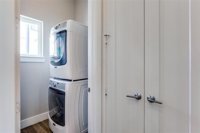 Building Photo - 3816 Roseland Ave