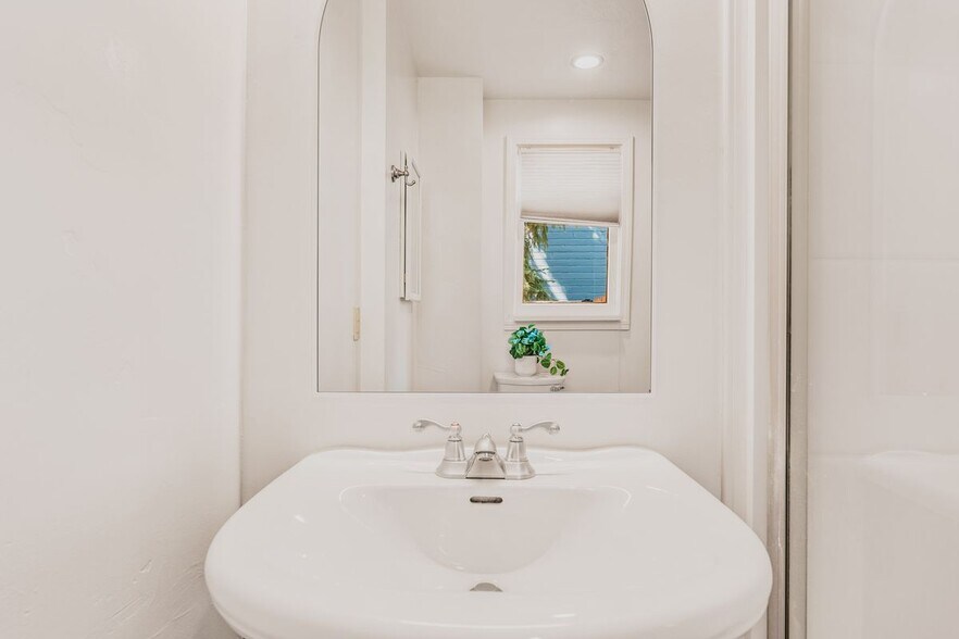 Building Photo - 1610 N 10th St