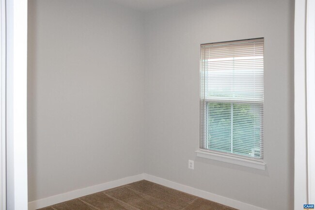 Building Photo - 2061 Lockwood Dr