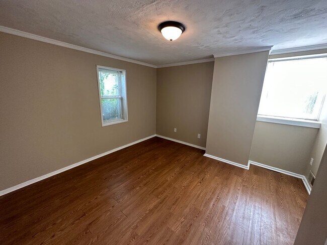 Building Photo - 3805 Brightway St