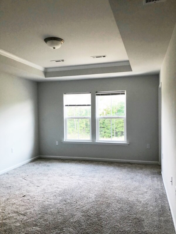 Building Photo - 825 Falls Grove Trl