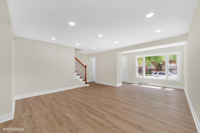 Building Photo - 803 Brummel St
