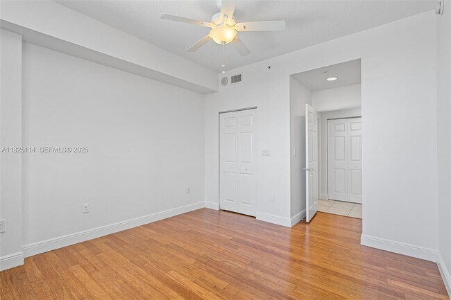 Building Photo - 3232 SW 22nd Terrace